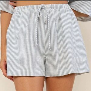 NLT Kerry Striped Shorts Size Large 8-10 Linen Blend Blue/Grey and White Striped